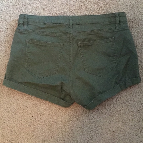 Green H&M Shorts - Picture 2 of 2